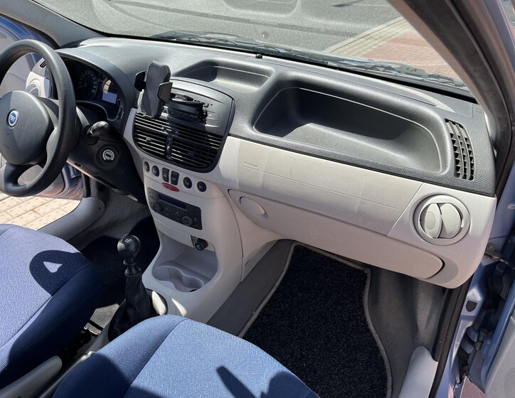 Fiat Punto Hatchback 1,4 l 70 kw