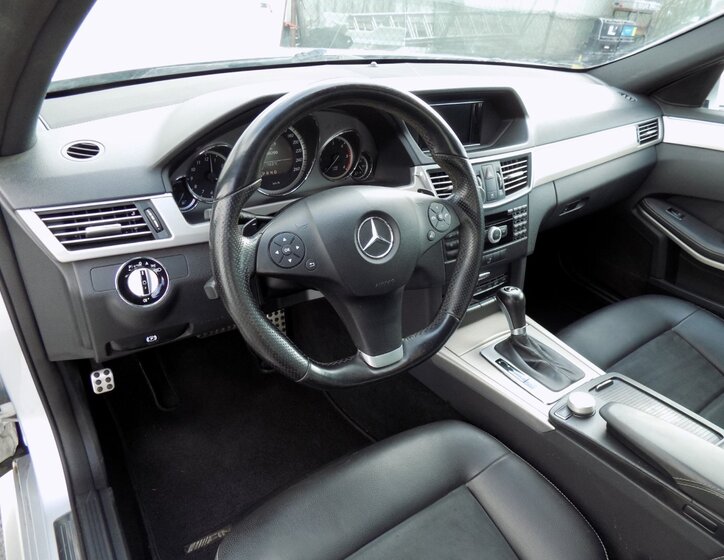 Mercedes-Benz Třídy E Sedan / Limuzína 2,1 l 125 kw