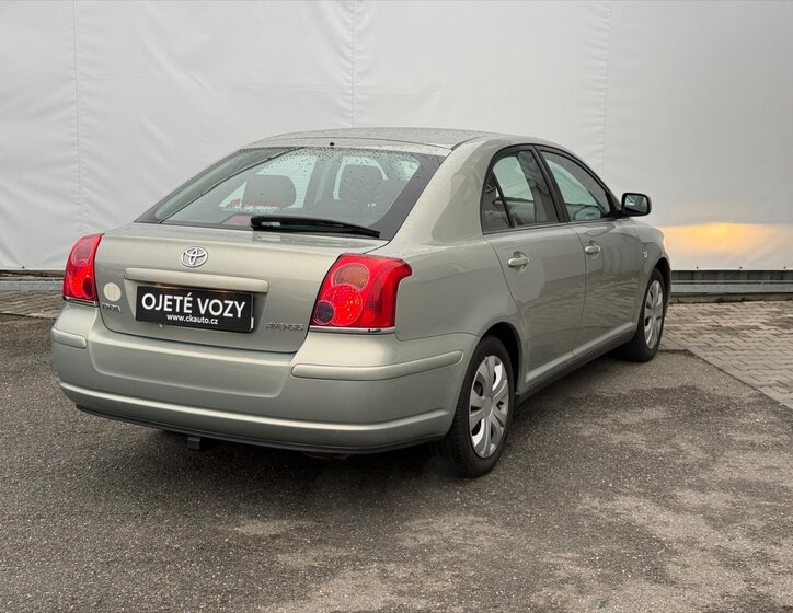 Toyota Avensis 6