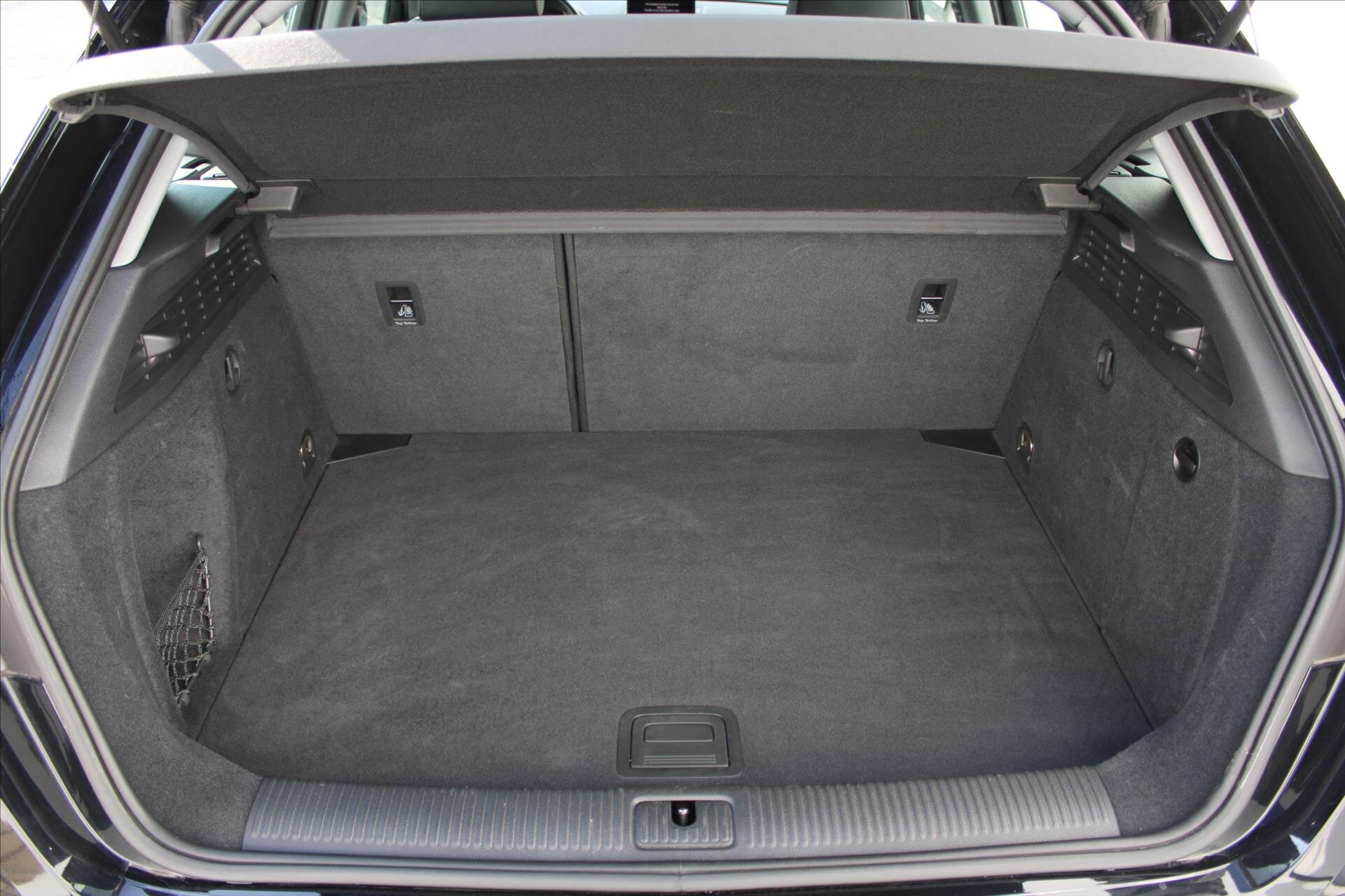 Audi S3 Hatchback 2,0 l 221 kw