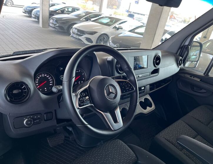 Mercedes-Benz Sprinter 12