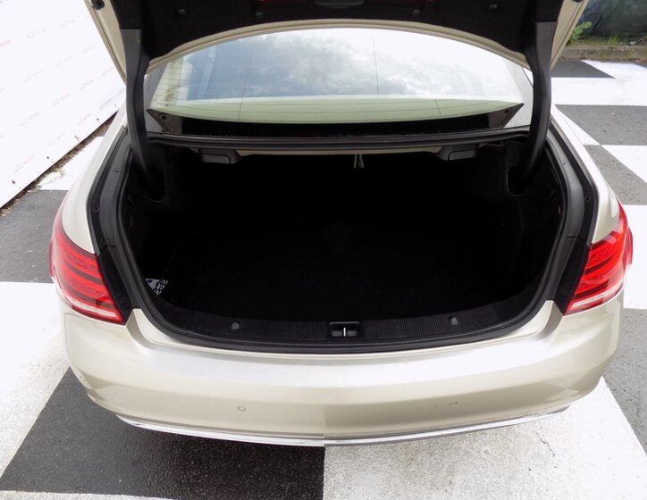 Mercedes-Benz Třídy E 9