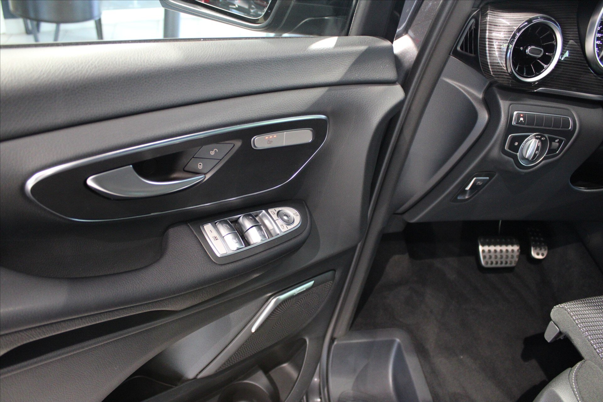 Mercedes-Benz Třídy V MPV 2,0 l 174 kw