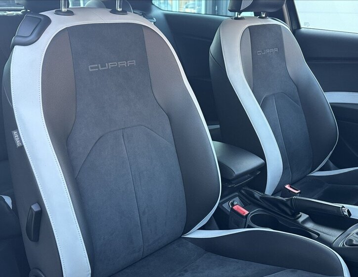 Seat Leon Hatchback 2,0 l 213 kw