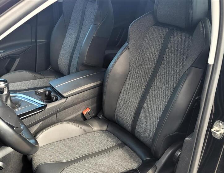 Peugeot 5008 8