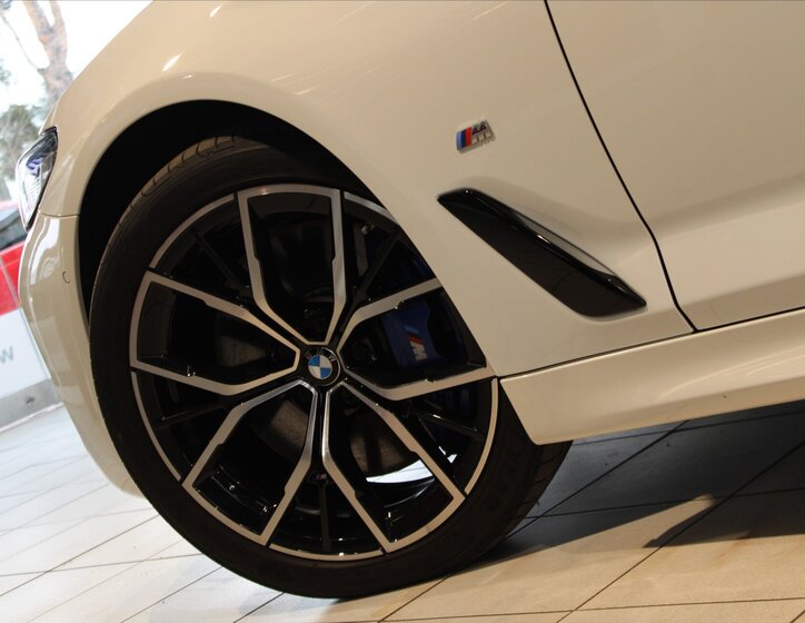 BMW Řada 5 Kombi 3,0 l 210 kw