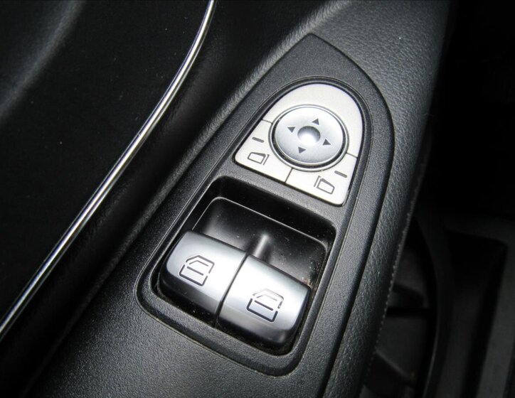 Mercedes-Benz Vito Kombi 2,1 l 100 kw
