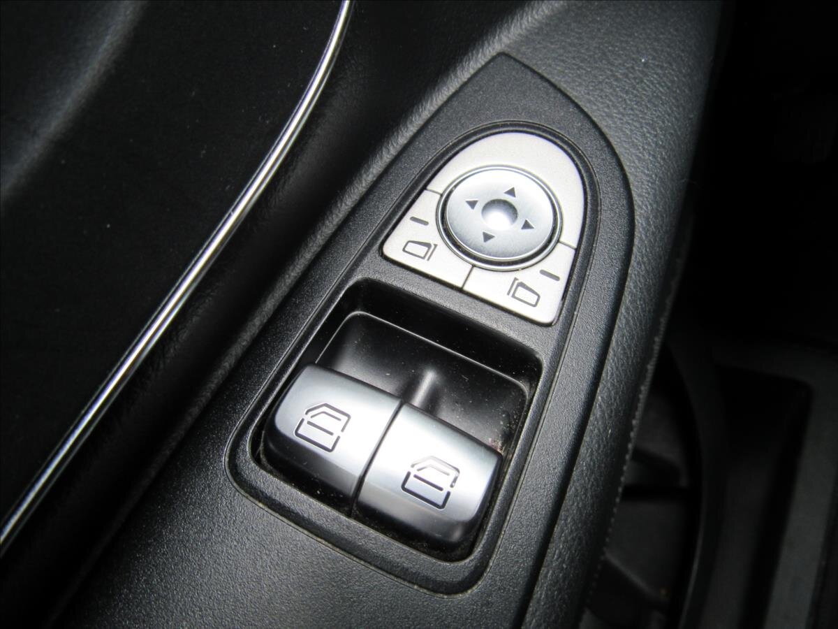 Mercedes-Benz Vito Kombi 2,1 l 100 kw