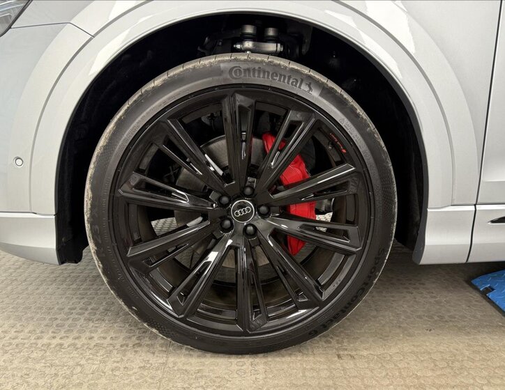 Audi Q8 SUV 3,0 l 210 kw