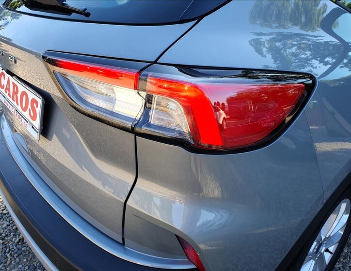 Ford Kuga SUV / Terénní 1,5 l 88 kw