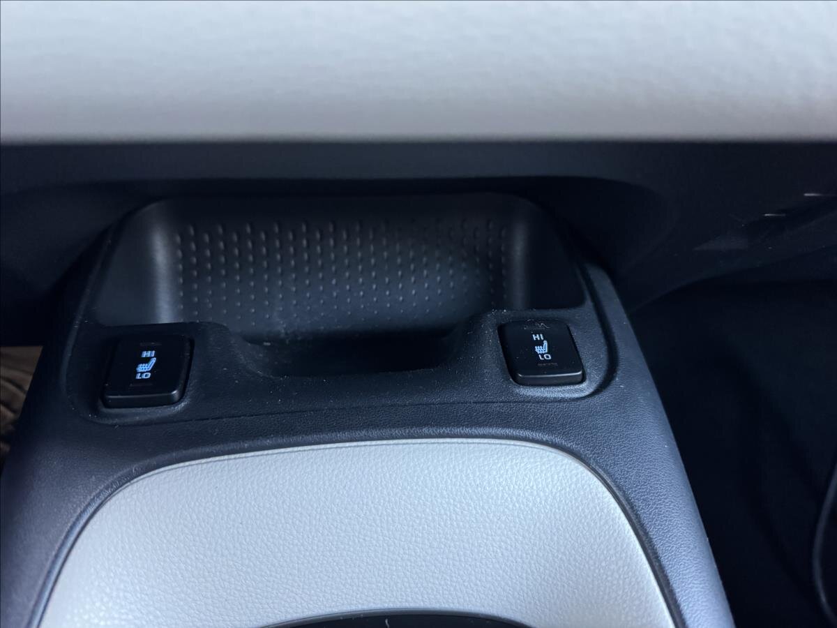 Toyota Corolla Sedan / Limuzína 1,8 l 72 kw