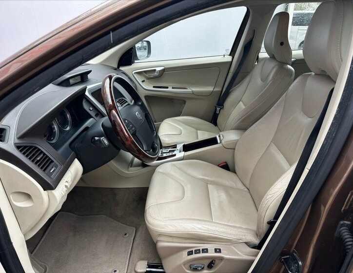 Volvo XC60 SUV / Terénní 2,4 l 136 kw