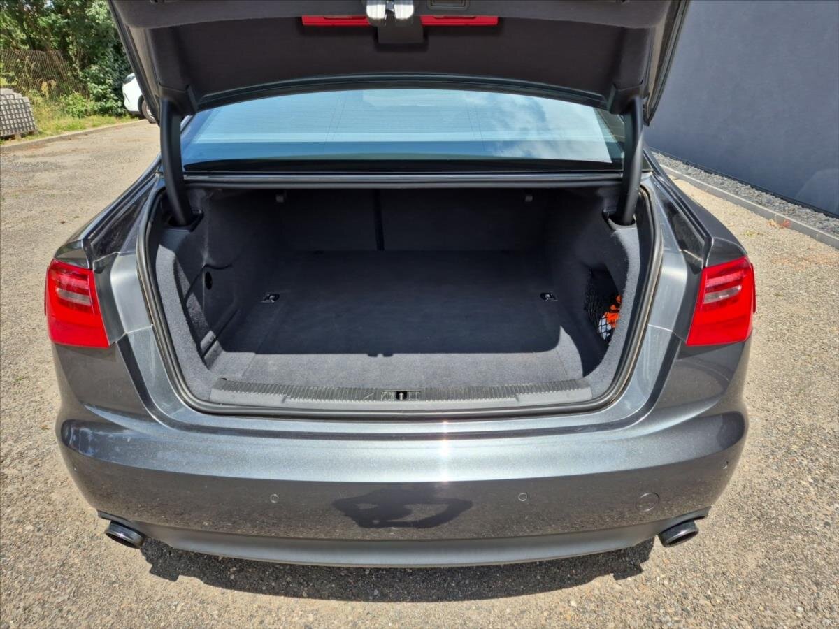 Audi A6 Sedan / Limuzína 2,8 l 150 kw