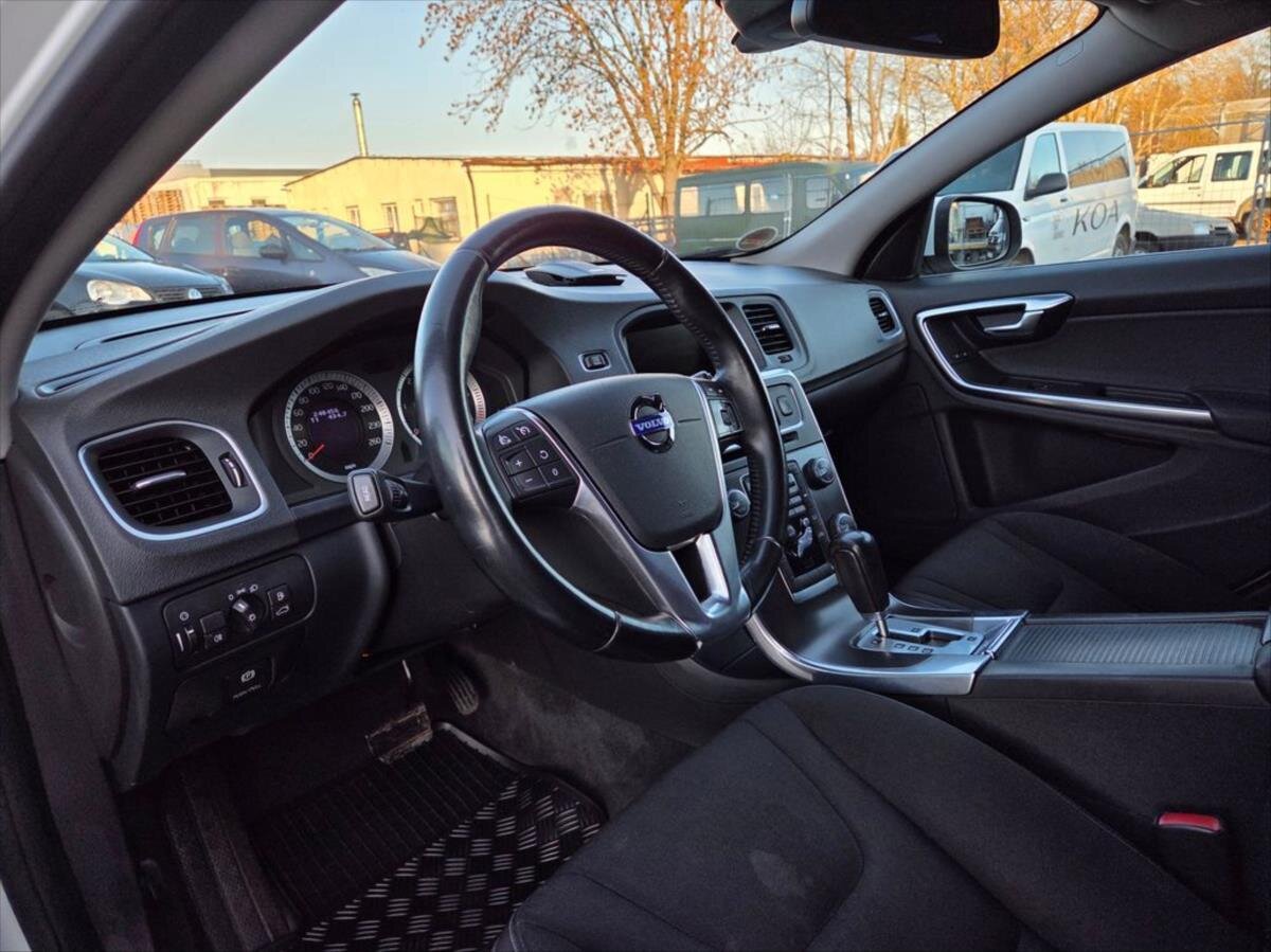 Volvo V60 Kombi 2,0 l 120 kw
