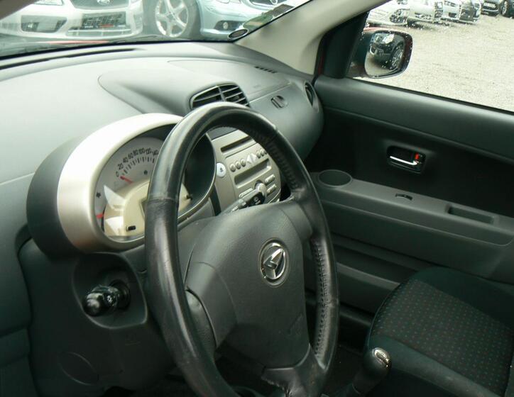 Daihatsu Sirion 9