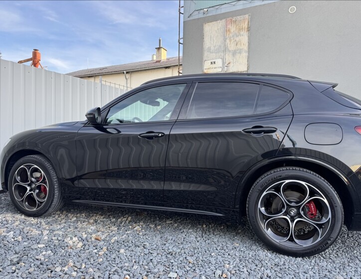 Alfa Romeo Stelvio 18