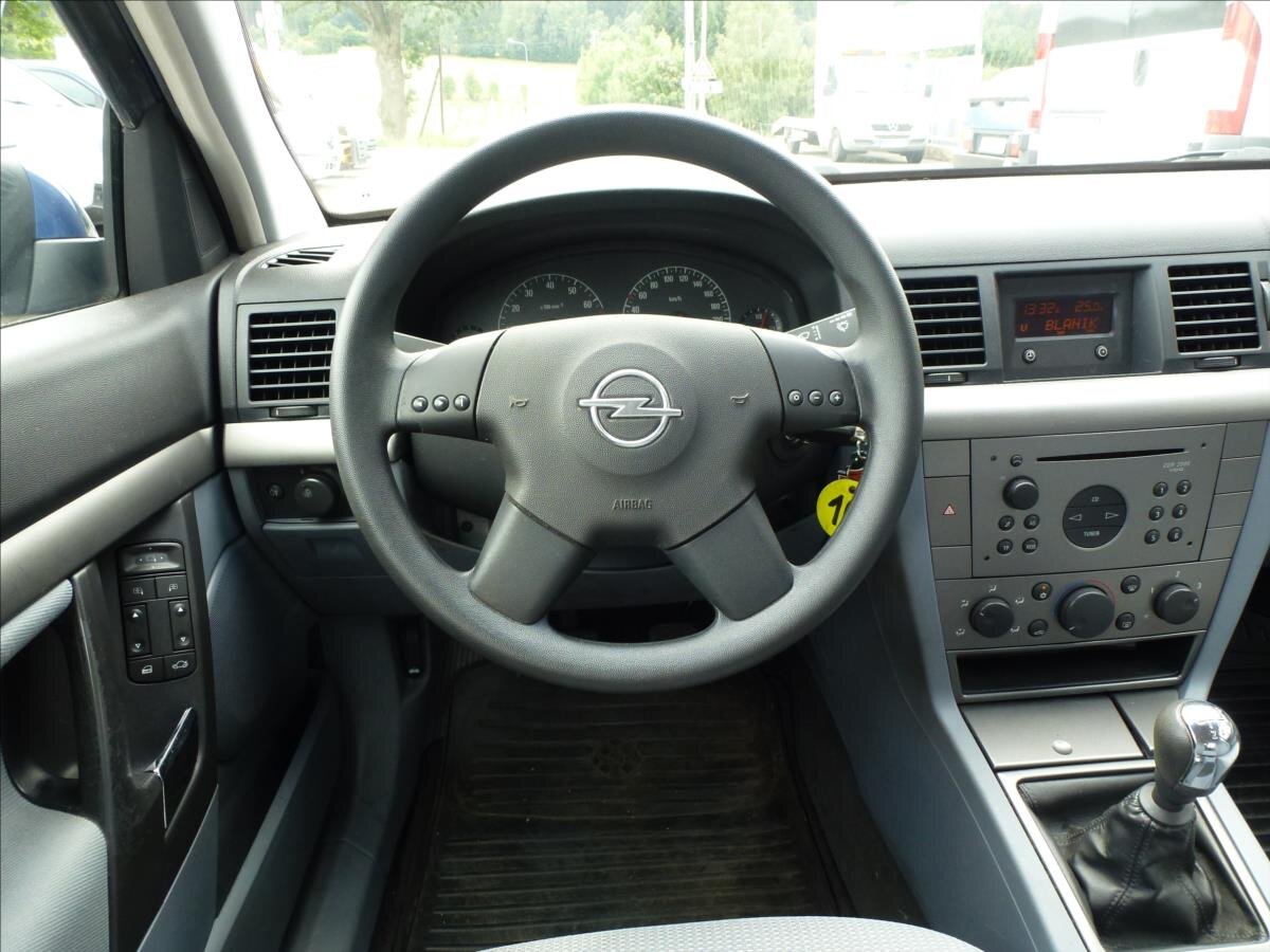 Opel Vectra Sedan / Limuzína 1,8 l 90 kw