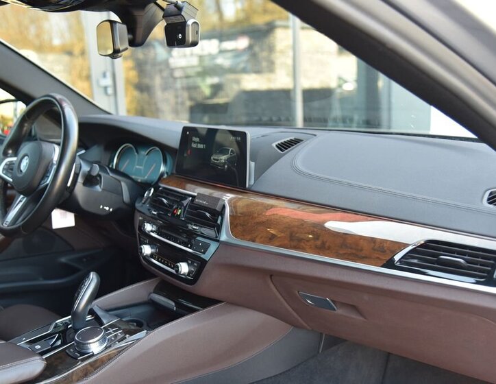 BMW Řada 5 Sedan / Limuzína 4,4 l 340 kw