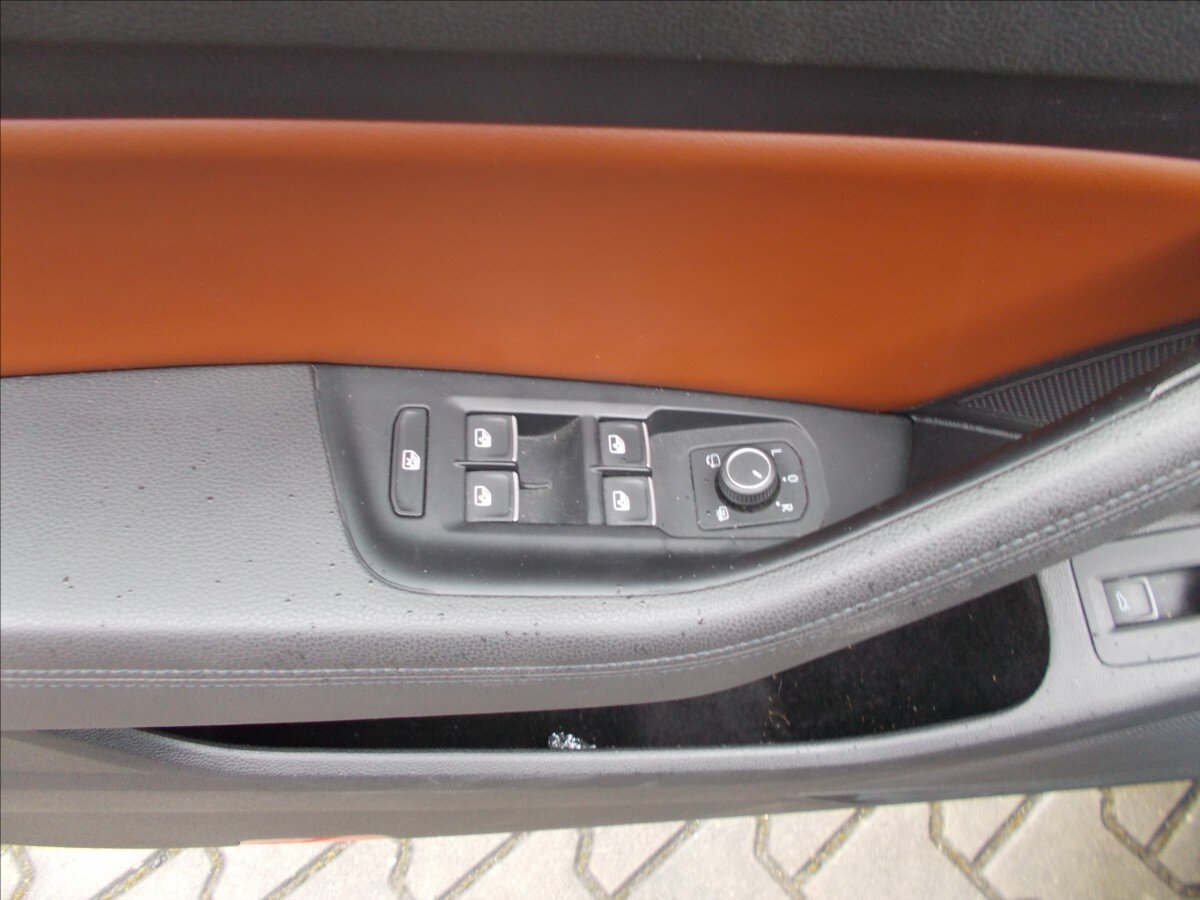 Volkswagen Passat Kombi 1,4 l 110 kw