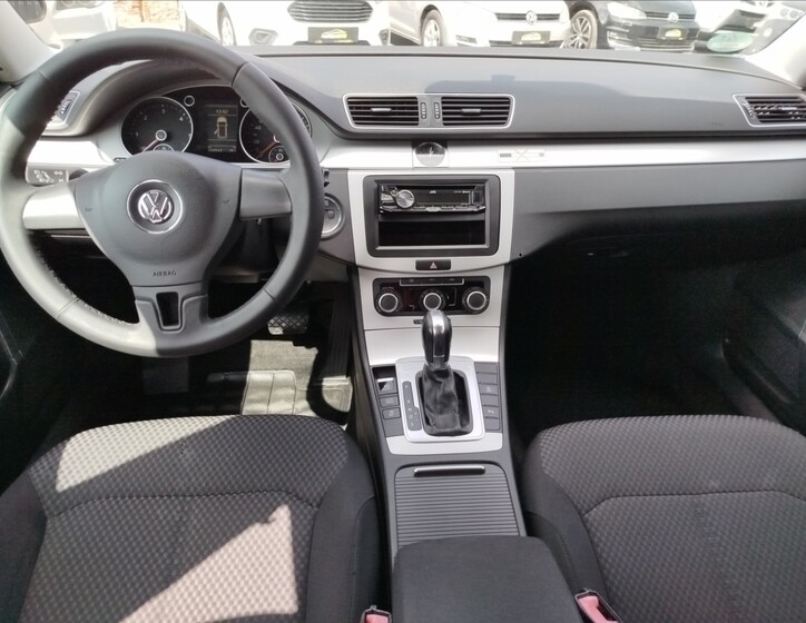 Volkswagen Passat 12