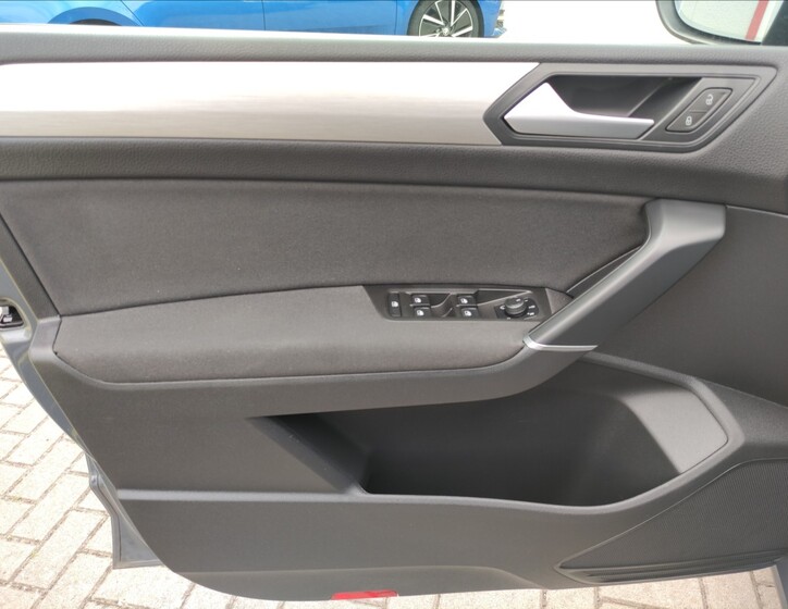 Volkswagen Touran 9