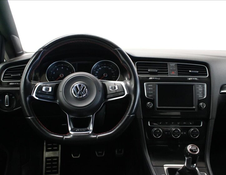Volkswagen Golf 27