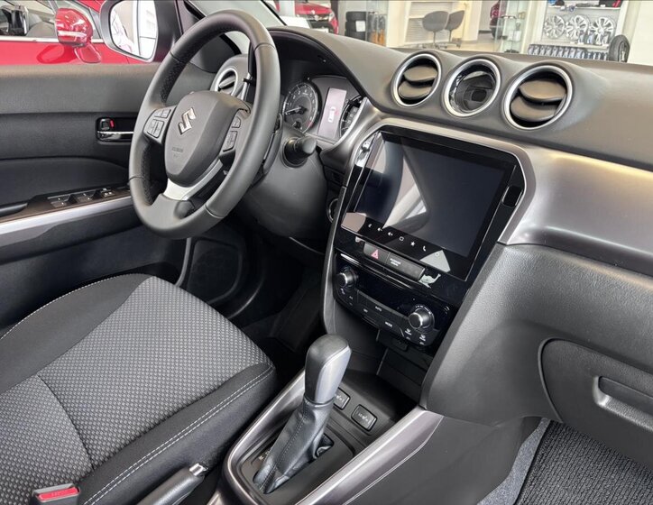 Suzuki Vitara SUV / Terénní 1,4 l 81 kw