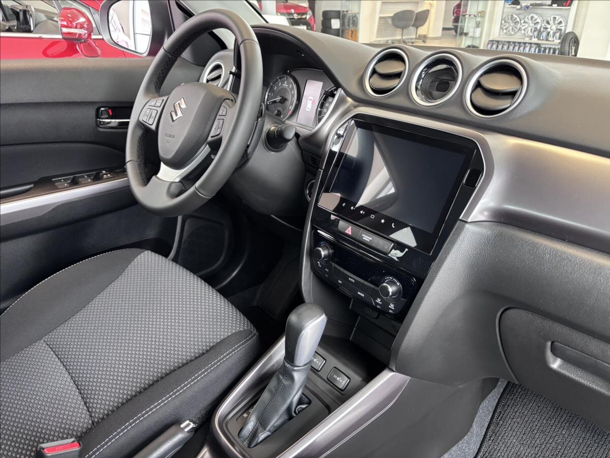 Suzuki Vitara SUV / Terénní 1,4 l 81 kw