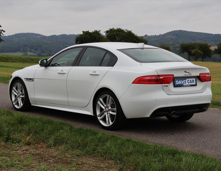 Jaguar XE 5