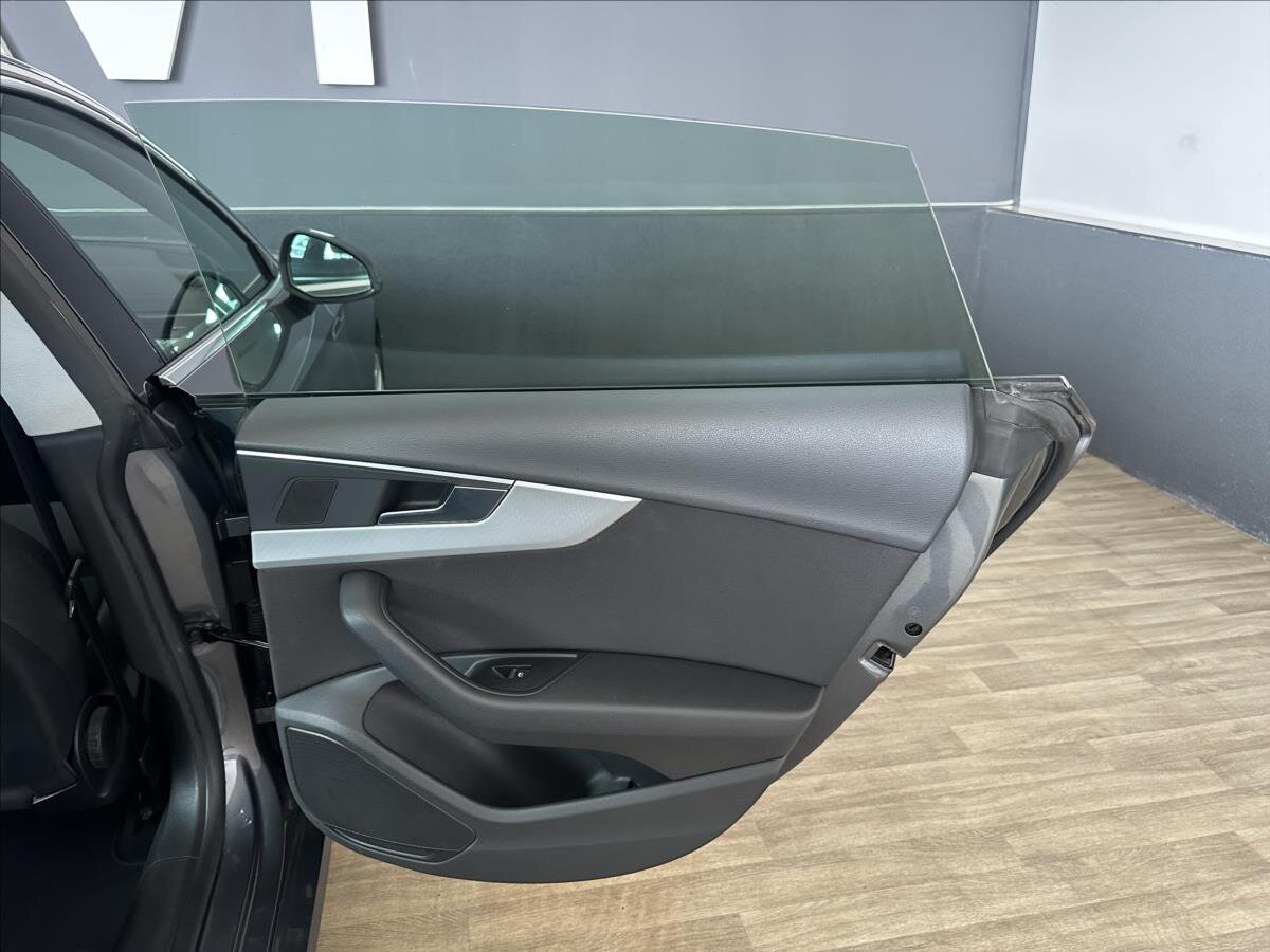 Audi A5 Sedan / Limuzína 2,0 l 140 kw