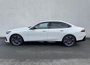 BMW i5 Sedan / Limuzína 1,0 442 kw