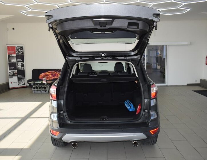 Ford Kuga SUV / Terénní 2,0 l 110 kw