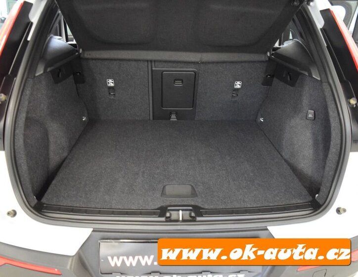 Volvo XC40 SUV 2,0 l 120 kw