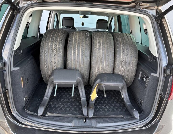 Volkswagen Sharan Kombi 2,0 l 110 kw