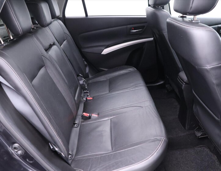 Suzuki SX4 S-Cross Hatchback 1,6 l 88 kw