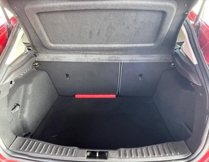 Ford Focus Hatchback 998,0 92 kw