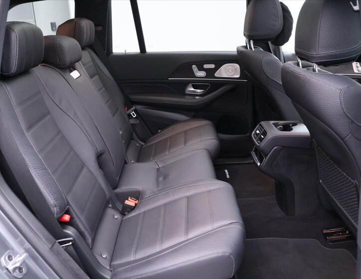 Mercedes-Benz GLS 16