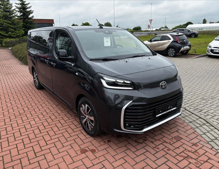 Toyota ProAce Verso 8