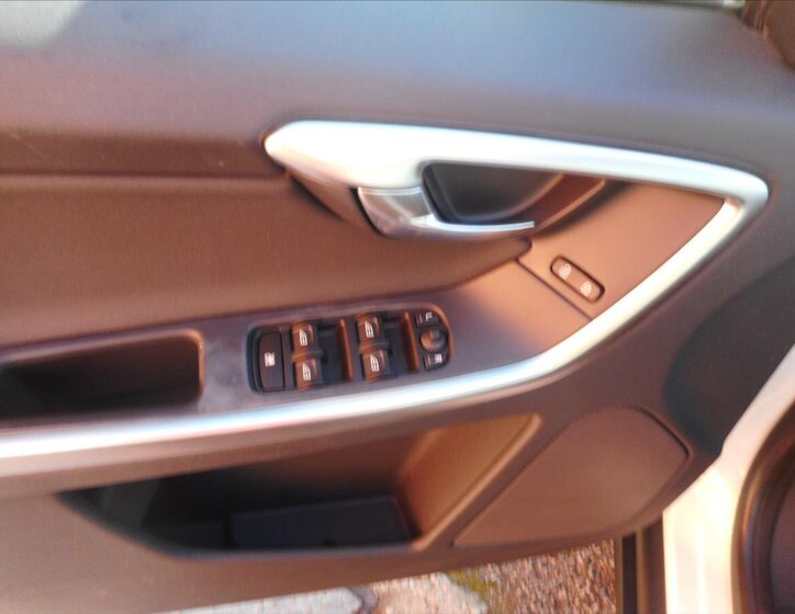 Volvo XC60 SUV / Terénní 2,4 l 120 kw