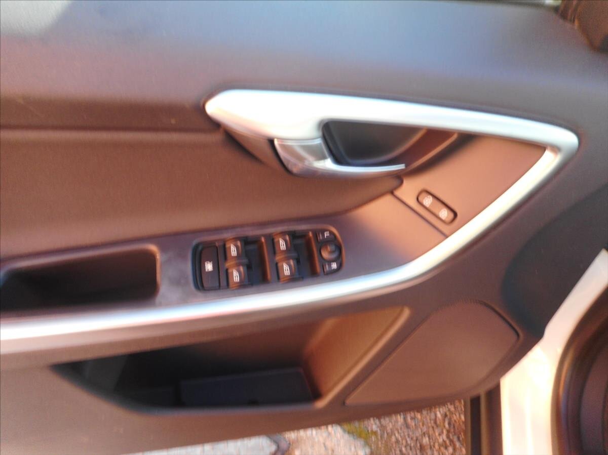 Volvo XC60 SUV / Terénní 2,4 l 120 kw