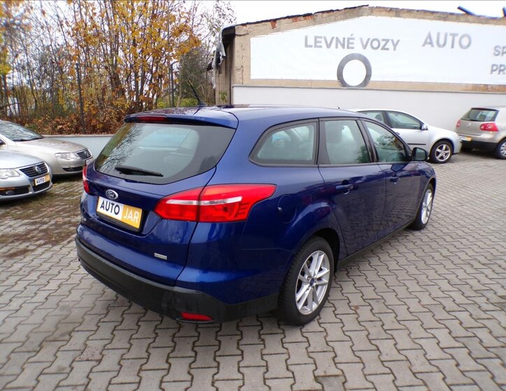 Ford Focus Kombi 999,0 92 kw
