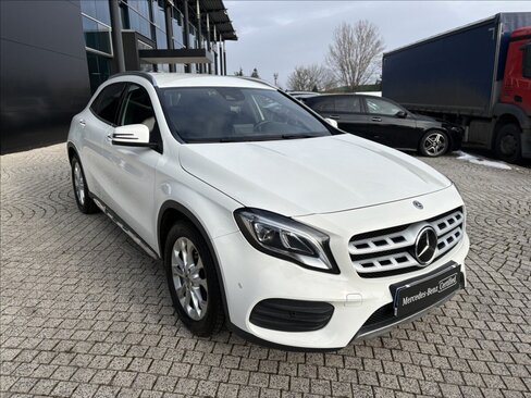 Mercedes-Benz GLA SUV 2,0 l 135 kw