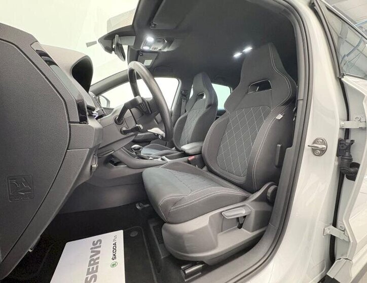 Škoda Karoq SUV 1,5 l 110 kw