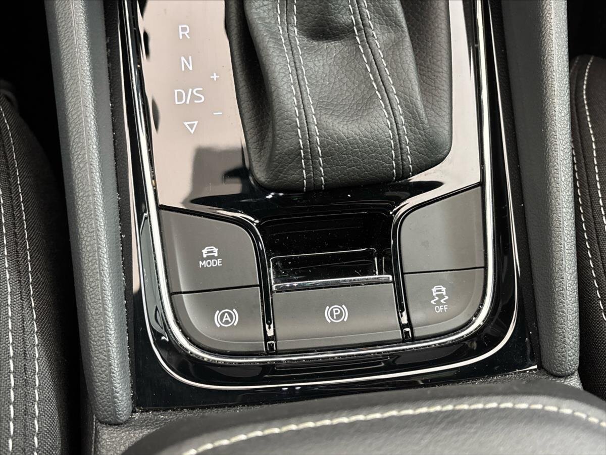 Škoda Karoq SUV / Terénní 1,5 l 110 kw