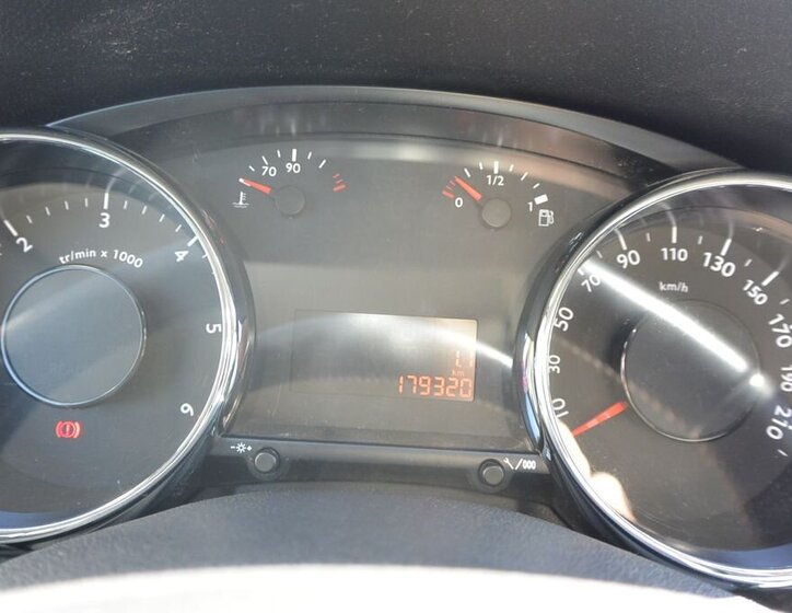 Peugeot 5008 MPV 1,6 l 88 kw