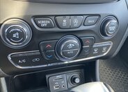 Jeep Cherokee SUV 2,2 l 147 kw