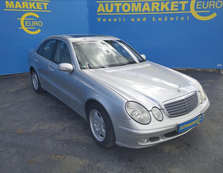 Mercedes-Benz Třídy E Sedan / Limuzína 1,8 l 120 kw