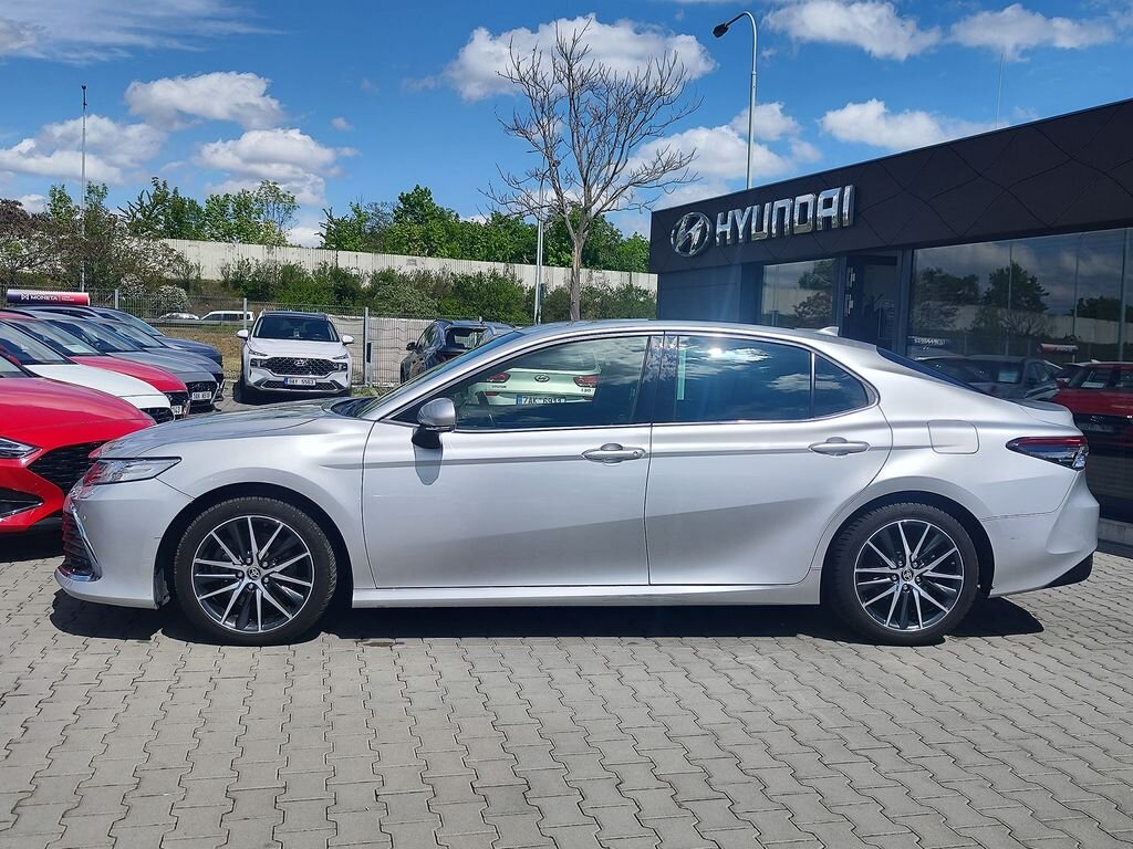 Toyota Camry Sedan / Limuzína 2,5 l 160 kw