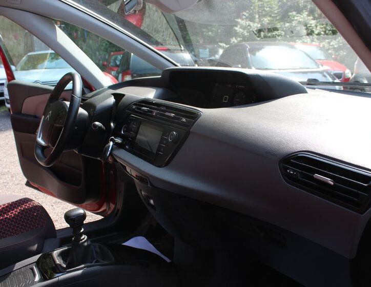 Citroën Grand C4 SpaceTourer 21