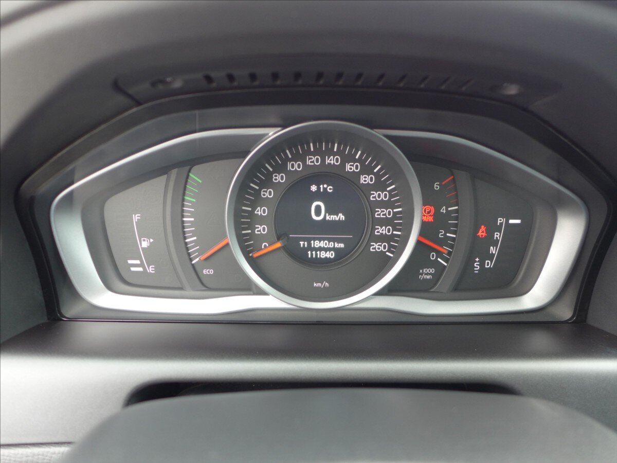 Volvo XC60 SUV 2,4 l 120 kw